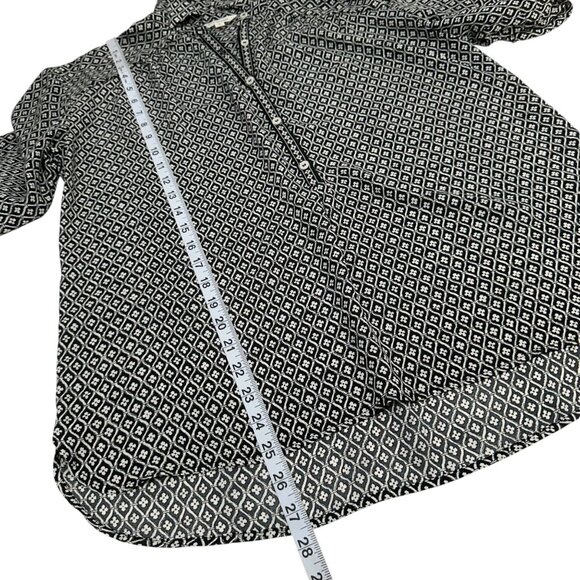 Max Studio Womens SZ M Black & White Geometric Pattern Blouse Half Button Front - Picture 6 of 10